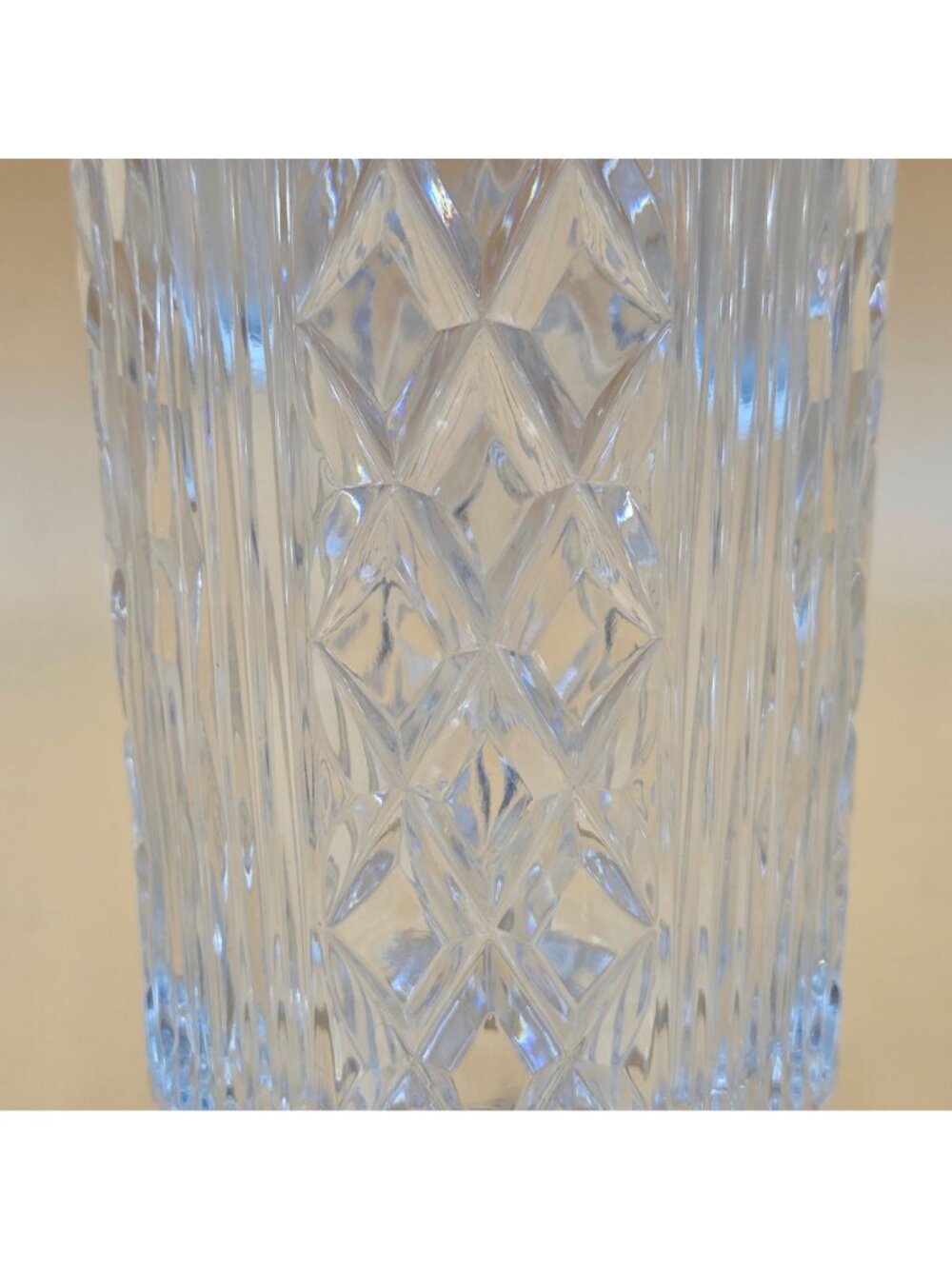 Crystal Clear Industries Meridian Criss Cross Scalloped Edge Flower Vase - Picture 6 of 6